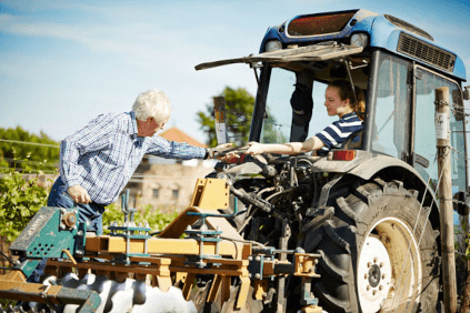 Heinrich et sa fille Eva au travail Heinrich et sa fille Eva au travail
