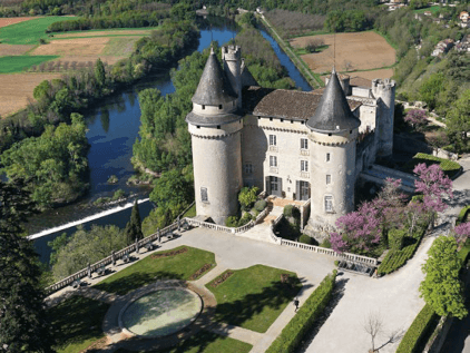 Vue aérienne du Château Mercuès