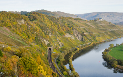 Boucle de la Moselle à Pünderich en automne