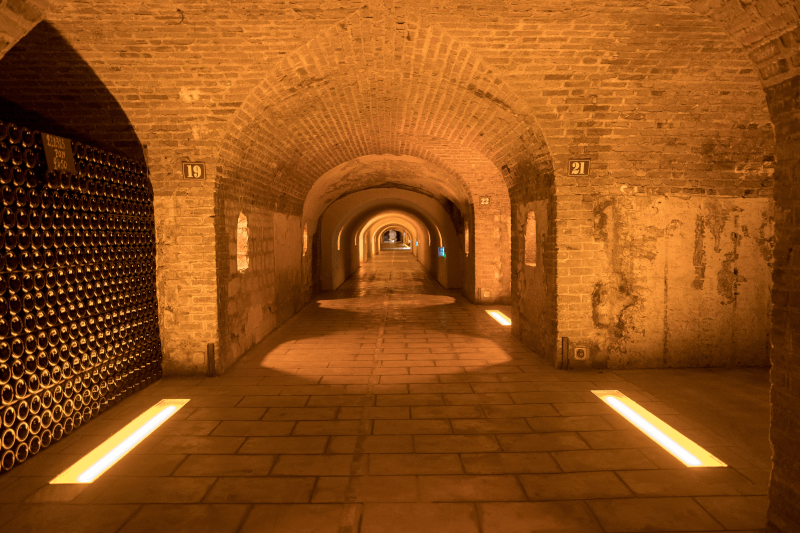 Les tunnels de craie du Champagne Pommery qui ont été élaborés Les tunnels de craie du Champagne Pommery qui ont été élaborés
