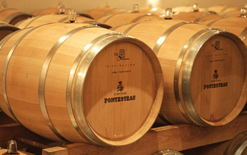 Tonneaux en bois pour le stockage